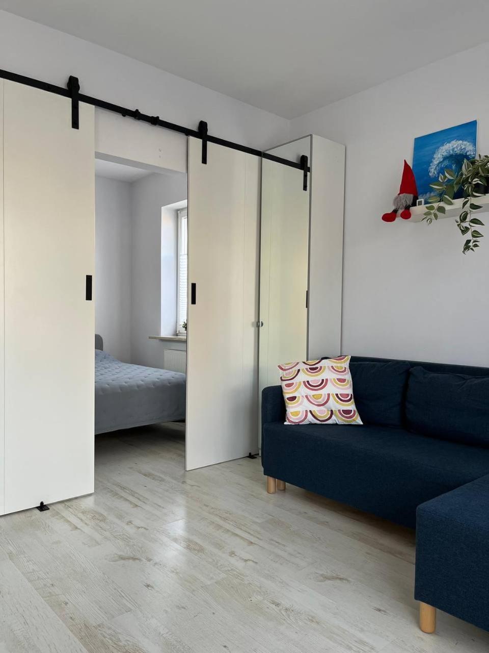 Apartament Cozy Near Ikea And S8