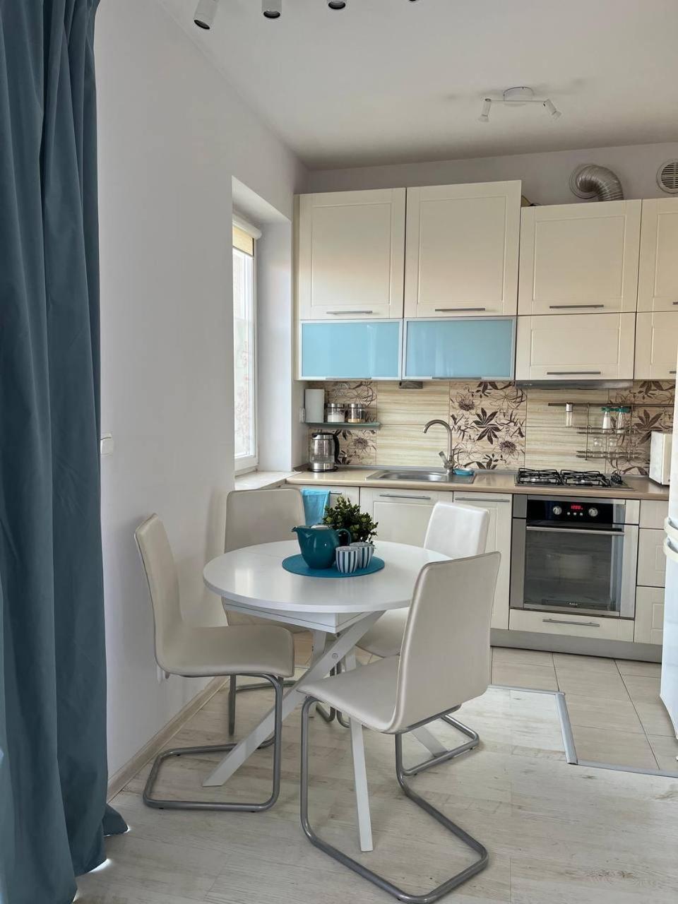Apartament Cozy Near Ikea And S8 *